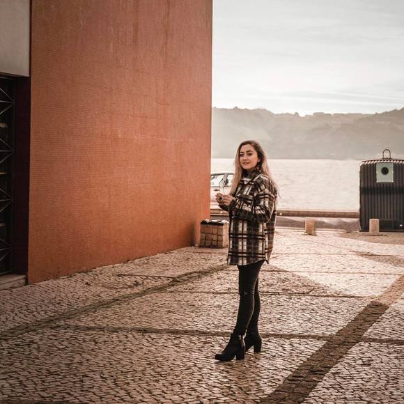 Meet your Posher, Brittni - Picture 1 of 1